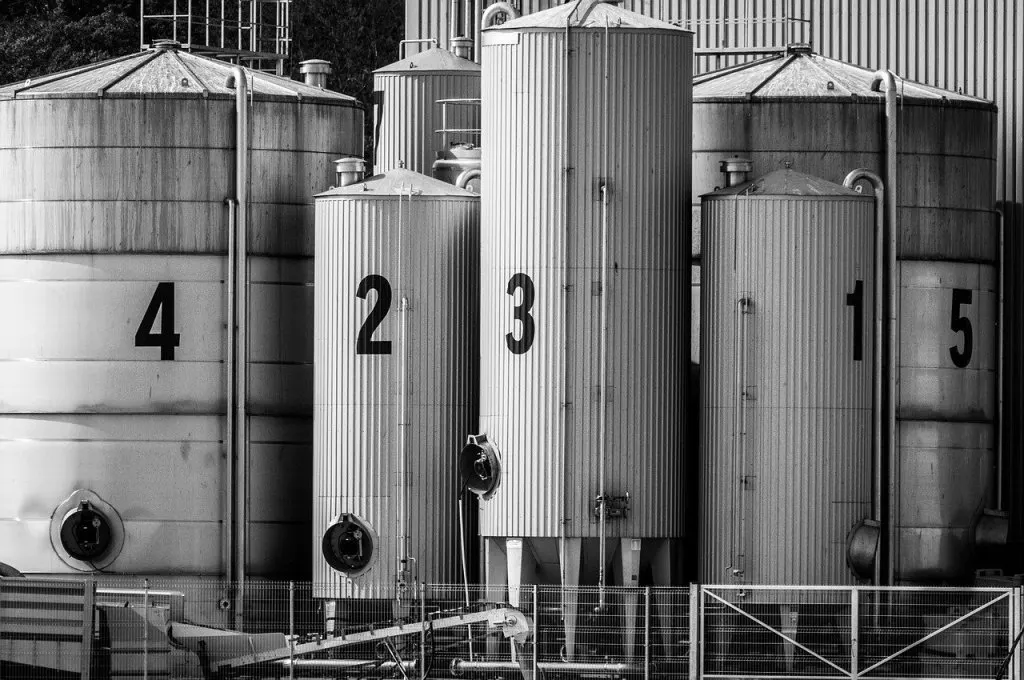 découvrez notre entrepôt de stockage moderne et efficace pour une gestion optimale de vos marchandises.