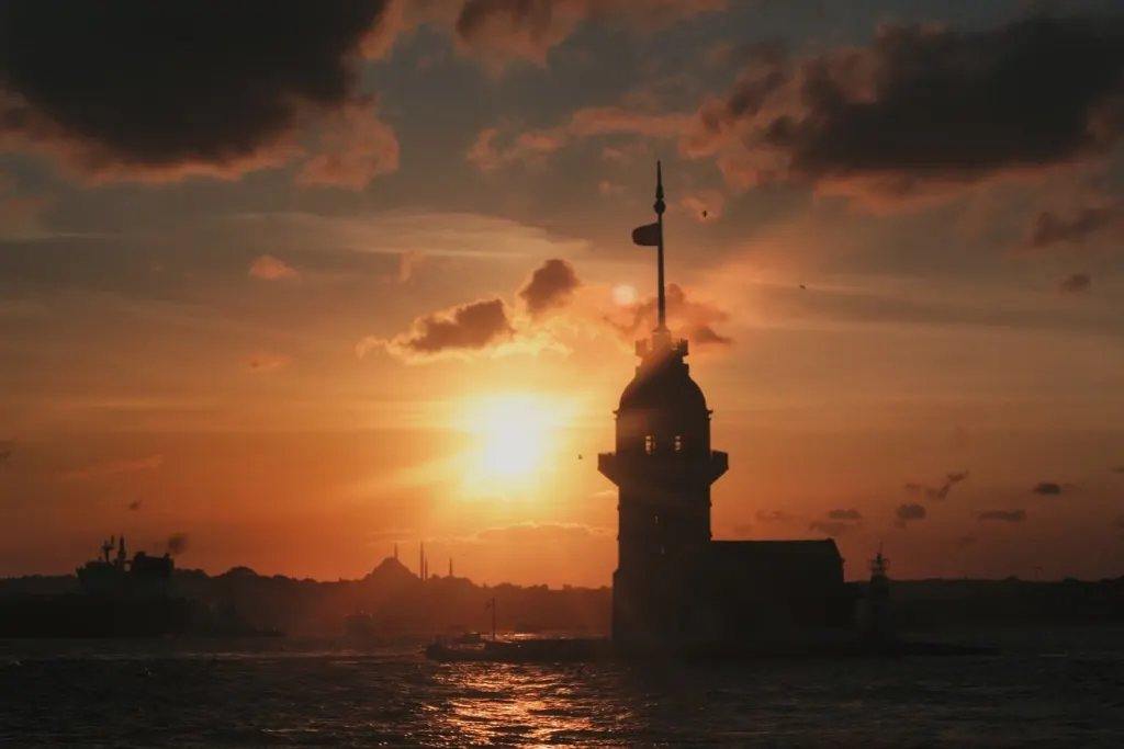 découvrez tout sur la turquie, un pays aux richesses culturelles et historiques exceptionnelles, entre l'orient et l'occident. explorez ses paysages variés, sa délicieuse gastronomie et son patrimoine unique.