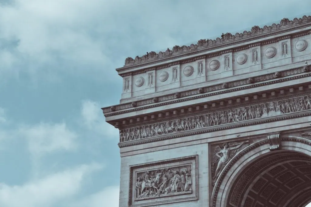 découvrez les ingénieurs de pointe et leur expertise technologique pour répondre à vos besoins en innovation et en développement.