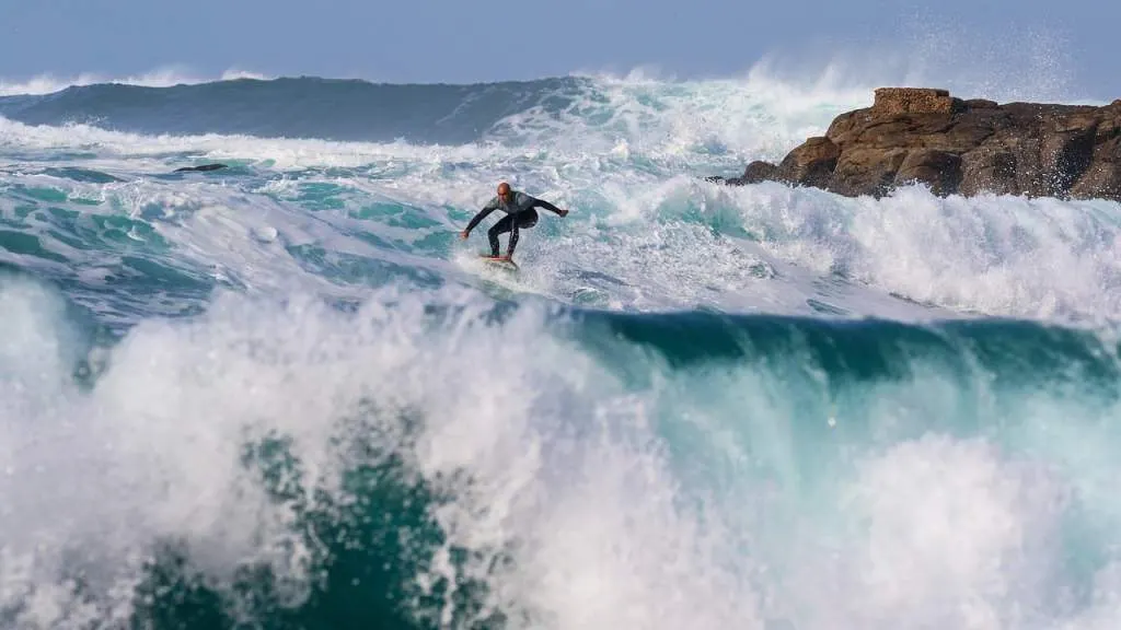 découvrez hawaii, un paradis tropical aux paysages à couper le souffle, aux plages de sable doré et à la culture vibrante. explorez ses volcans majestueux, plongez dans ses eaux cristallines et laissez-vous envoûter par la beauté unique de cet archipel du pacifique.