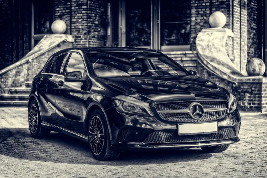 découvrez l'élégance et l'innovation de mercedes-benz, une marque emblématique de voitures de luxe. explorez notre gamme de véhicules alliant performance, confort et technologies avancées pour une expérience de conduite inégalée.