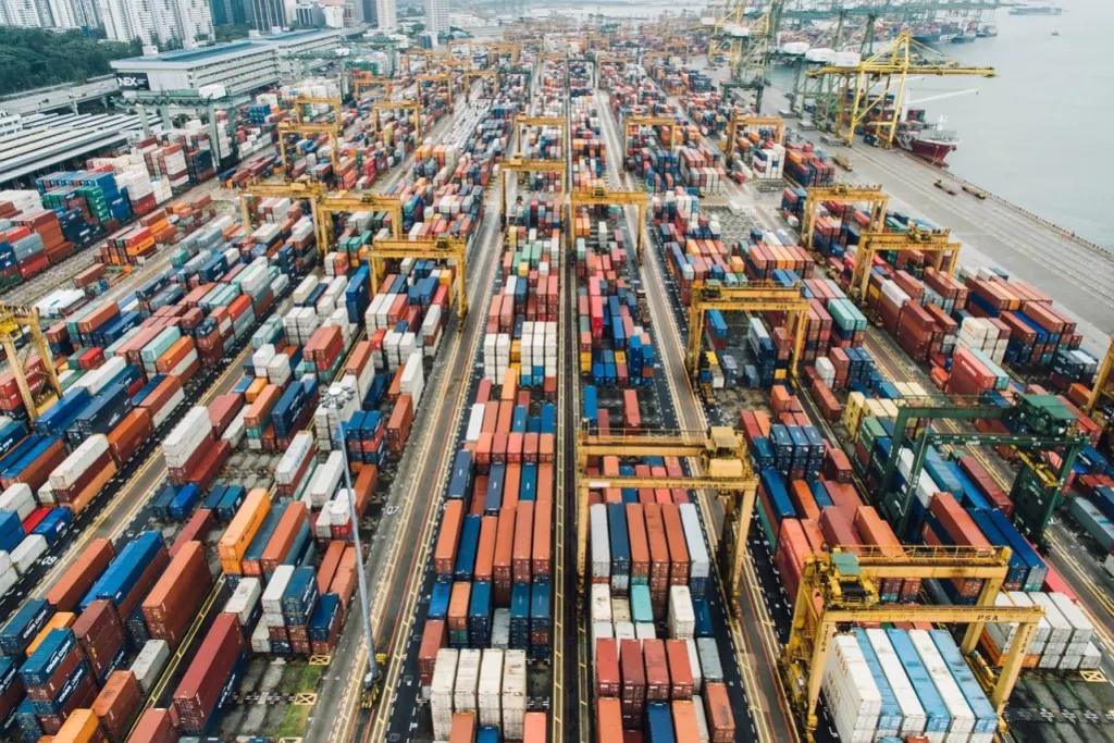 découvrez les régulations d'exportation essentielles pour naviguer en toute conformité dans le commerce international. assurez-vous que vos exportations respectent les normes légales en vigueur et évitez les complications grâce à nos conseils et ressources.