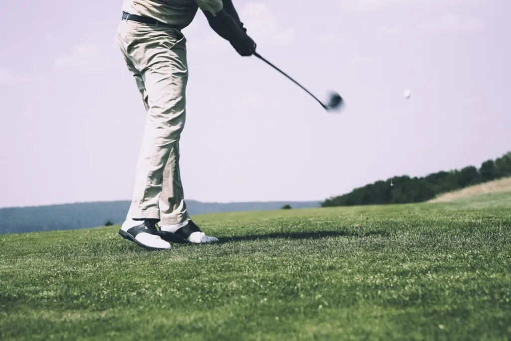 découvrez la high-tech golf league, où innovation et passion du golf se rencontrent. rejoignez des joueurs de tous niveaux pour vivre une expérience unique alliant technologie avancée et compétitions palpitantes sur le green.