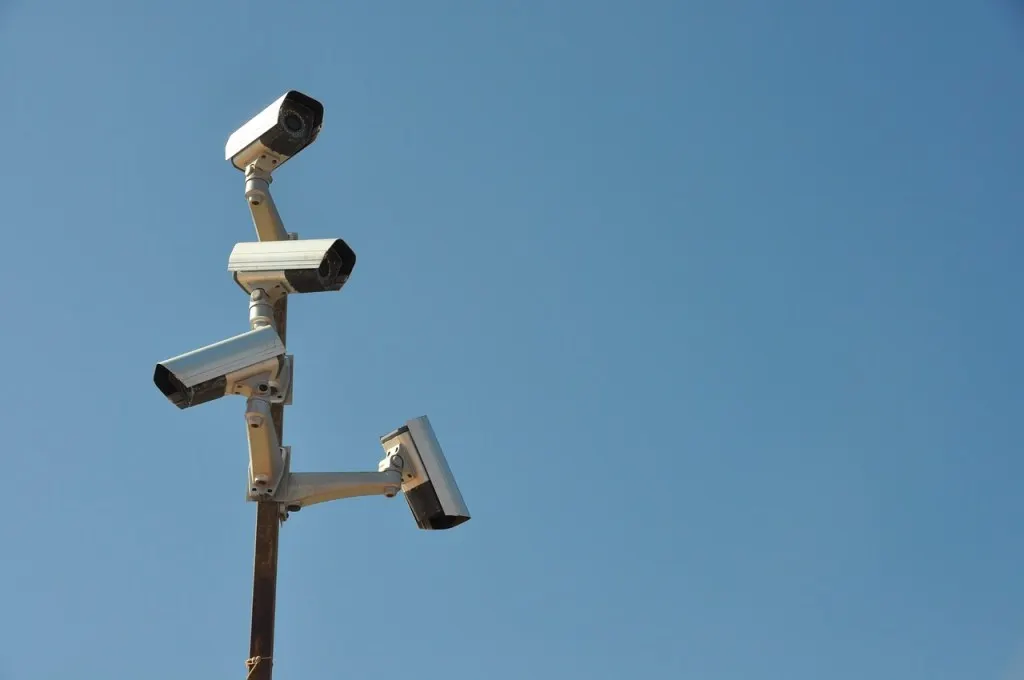 découvrez les dernières tendances et technologies en matière de surveillance, apprenez comment améliorer la sécurité de vos espaces, et explorez les implications éthiques liées à la surveillance dans notre société moderne.