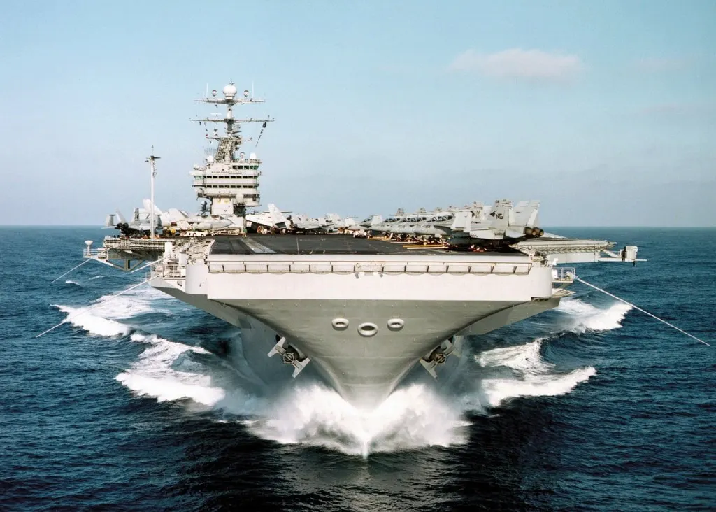 découvrez l'univers fascinant des avions militaires, de leur conception à leurs opérations. explorez les différents types d'appareils, leur technologie avancée et leur rôle stratégique dans les forces armées à travers le monde.
