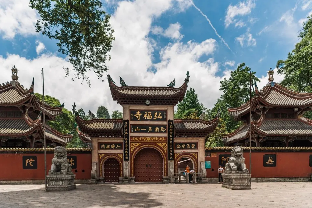 découvrez la richesse culturelle, l'histoire fascinante et les innovations technologiques de la chine, un pays aux multiples facettes où traditions anciennes et modernité se côtoient.