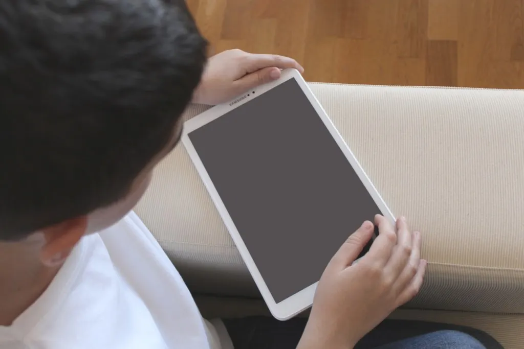 découvrez le monde fascinant des millennials, cette génération dynamique et innovante qui redéfinit les normes sociales, professionnelles et technologiques. explorez leurs valeurs, leurs défis et leur impact sur la société moderne.