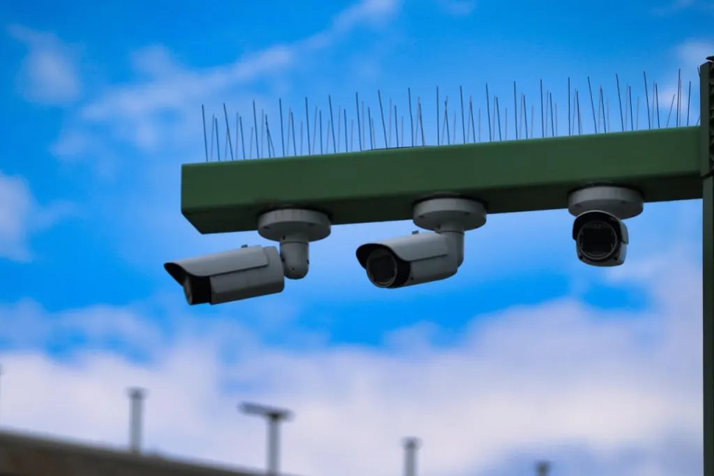découvrez tout sur la surveillance : concepts, technologies, enjeux éthiques et légaux. informez-vous sur les méthodes de surveillance moderne et leur impact sur la vie privée.