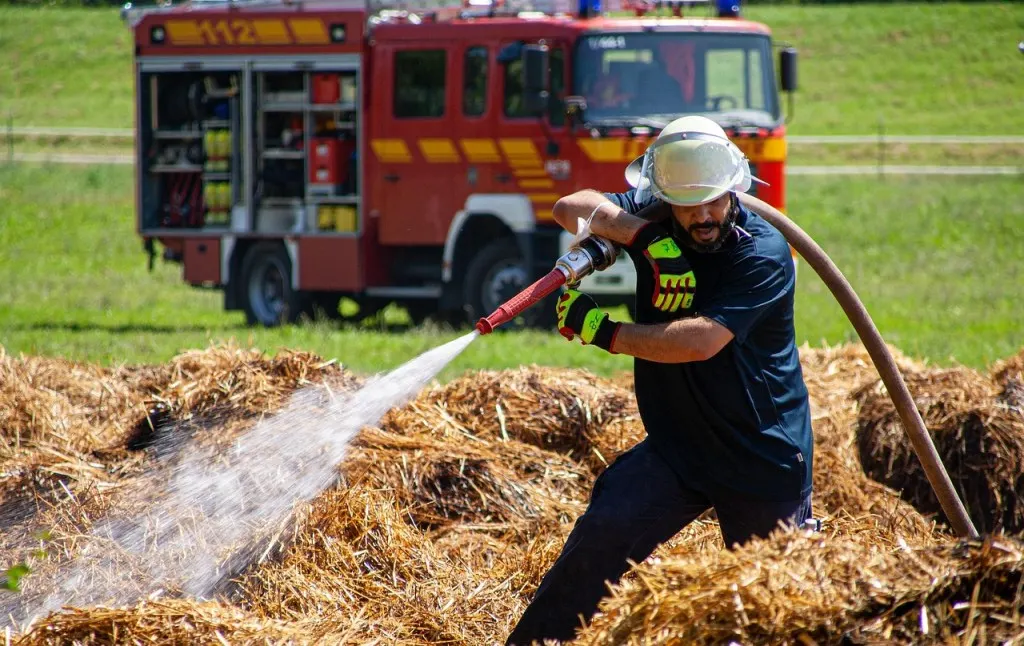 découvrez l'univers de la lutte contre les incendies, des techniques de prévention aux équipements essentiels, en passant par les formations des pompiers. explorez les dernières innovations en matière de sécurité incendie et apprenez comment protéger efficacement votre environnement.