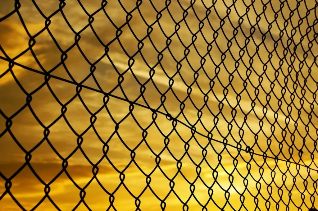 découvrez nos solutions de barrières de sécurité, conçues pour protéger vos espaces tout en offrant une intégration harmonieuse avec votre environnement. assurez la sécurité de vos biens et de vos proches grâce à nos systèmes innovants et efficaces.