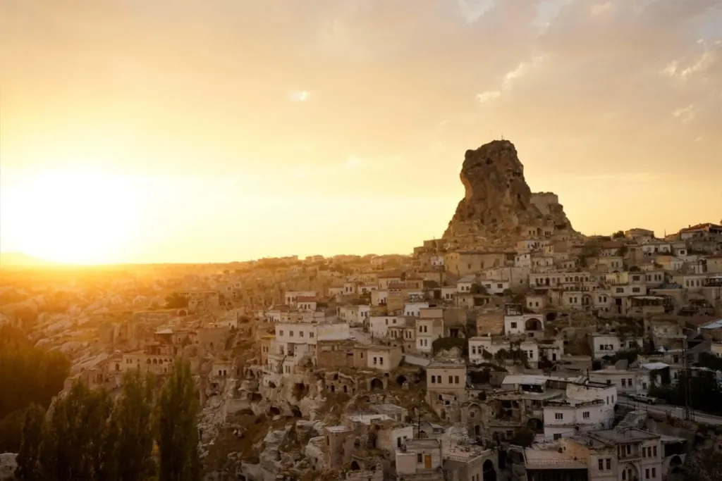 découvrez tout sur la turquie, un pays aux paysages magnifiques, riche en histoire et en culture. explorez ses sites emblématiques, sa délicieuse gastronomie et ses traditions uniques. évadez-vous vers cette destination fascinante qui relie l'orient et l'occident.
