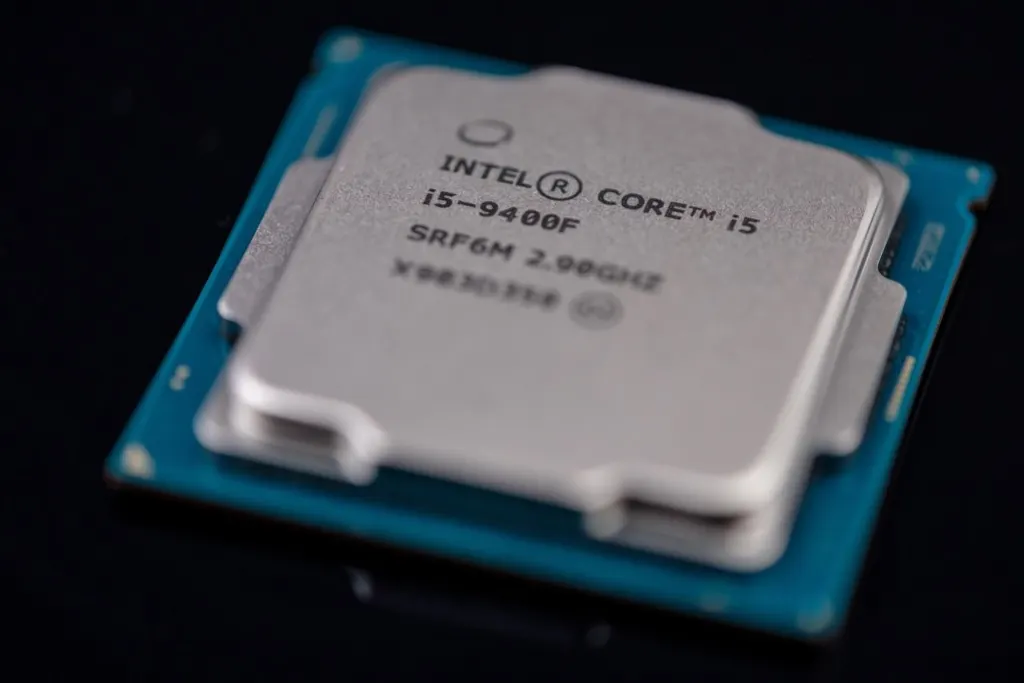 découvrez la technologie intel 18a, une avancée révolutionnaire en matière de fabrication de semi-conducteurs, offrant des performances inégalées et une efficacité énergétique optimisée. plongez dans le futur du calcul avec des innovations qui transforment l'industrie et améliorent les expériences numériques.