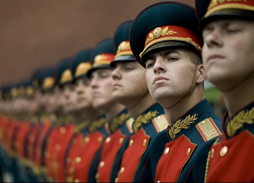 découvrez tout sur les défilés militaires : histoire, symbolique, organisation et dates importantes des plus grands événements à travers le monde.