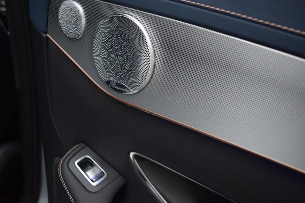 découvrez ce qu'est un sound system : un ensemble d'enceintes et d'appareils audio permettant la diffusion de musique à haute puissance, idéal pour événements, soirées ou concerts. infos, conseils et tendances sur les sound systems.