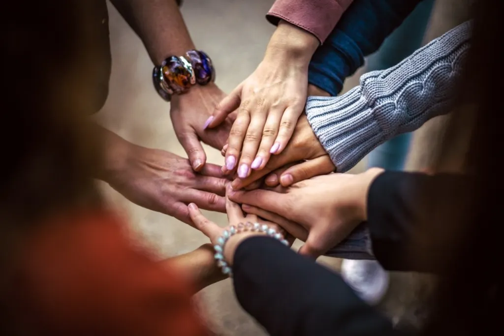 découvrez comment les partenariats stratégiques permettent aux entreprises de renforcer leur compétitivité, d'innover et de réussir grâce à des collaborations efficaces et bénéfiques à long terme.