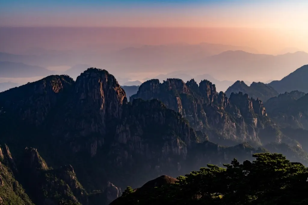 découvrez la richesse culturelle, l'histoire fascinante et les paysages impressionnants de la chine, un pays au patrimoine millénaire et à la modernité surprenante.